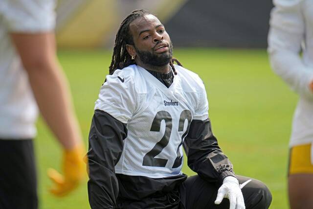 Pittsburgh Steelers running back Najee Harris has a knee injury that compelled the team to list him on its daily injury report Tuesday. The Steelers host the New England Patriots on Thursday.