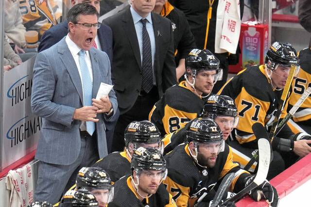 Penguins head coach Mike Sullivan yells instructions during the third period of a Jan. 27 game against the Montreal Canadiens in Pittsburgh.