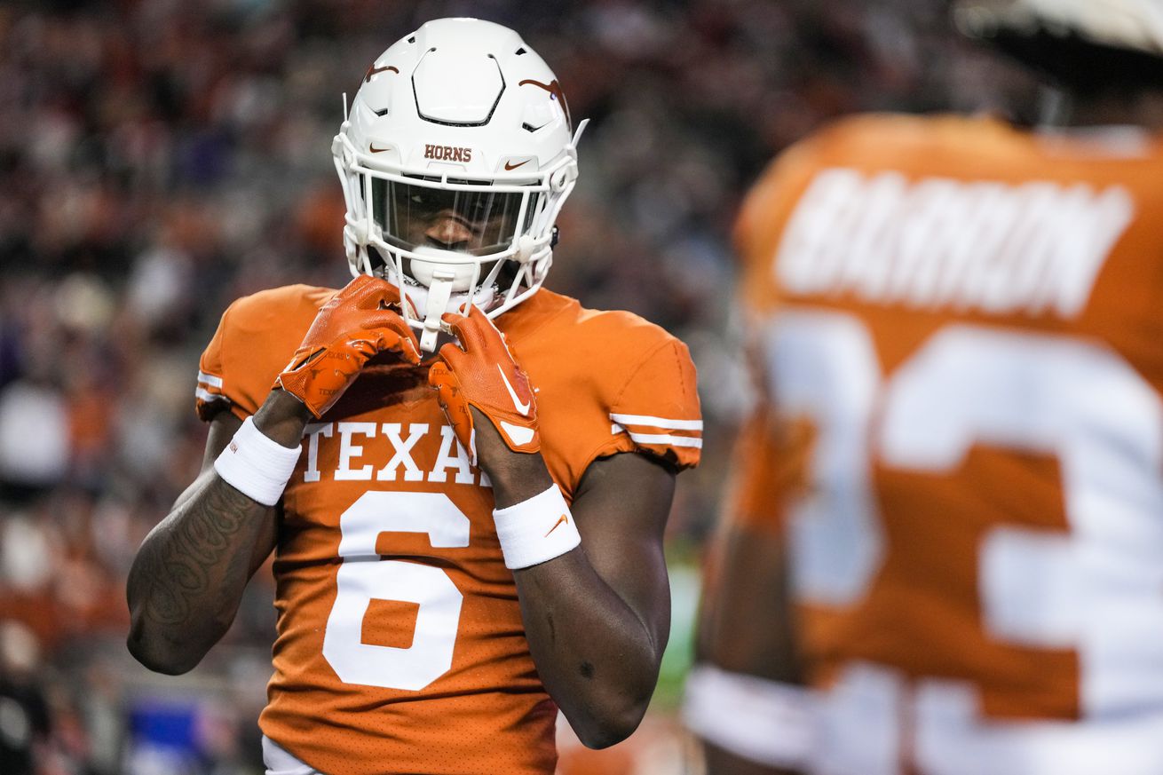Texas Longhorns defensive back Ryan Watts (6) warms up before competing against TCU Horned Frogs of an NCAA college football game, Saturday, Nov. 12, 2022, in Austin, Texas.