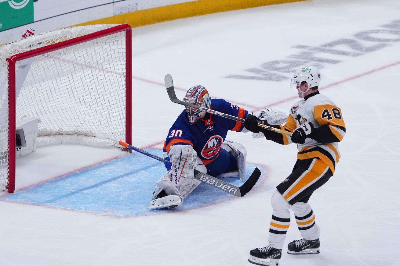 NHL: APR 17 Penguins at Islanders