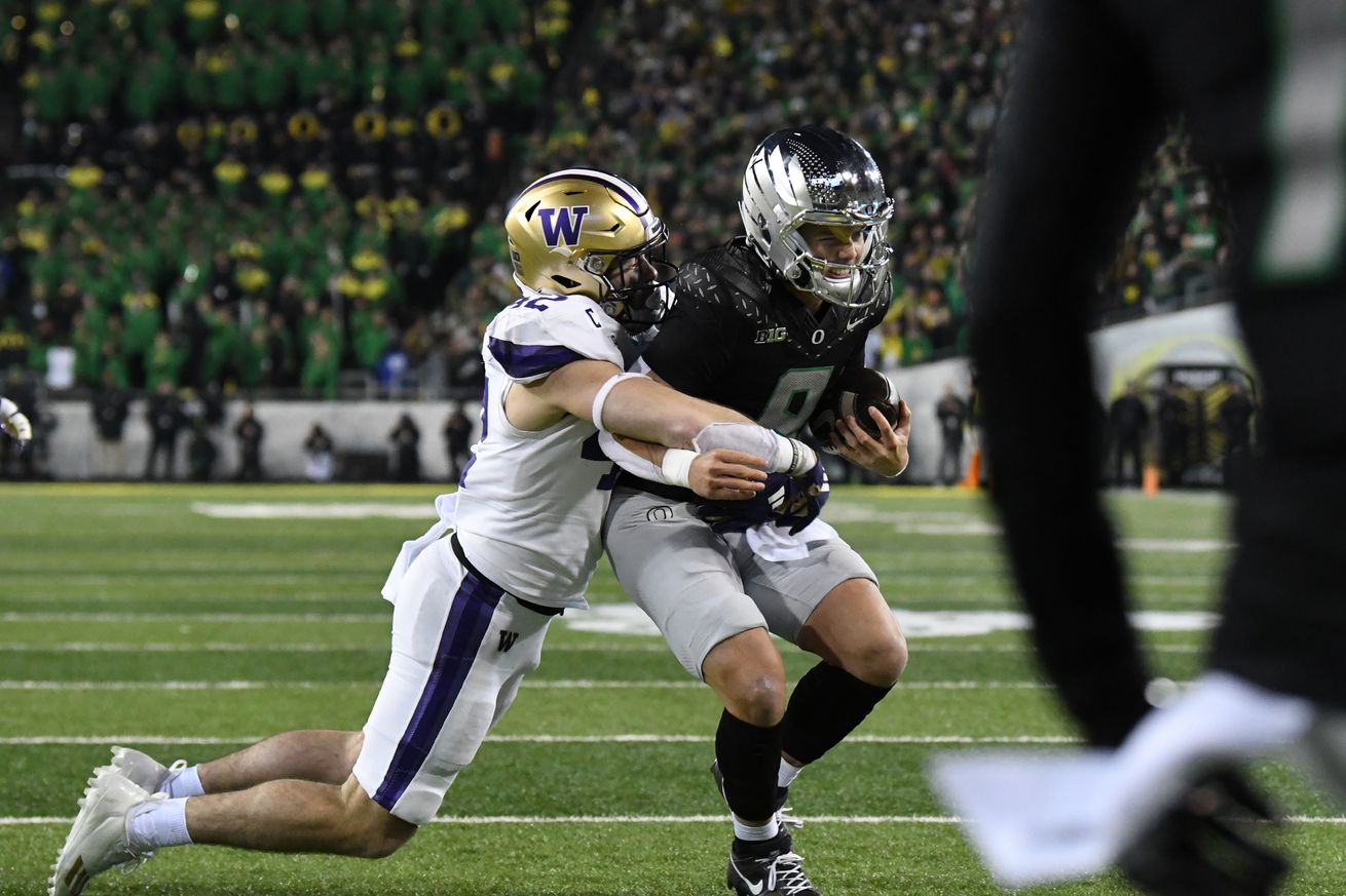 COLLEGE FOOTBALL: NOV 30 Washington at Oregon