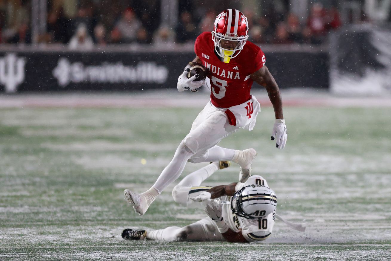 Indiana Hoosiers wide receiver Ke’Shawn Williams (5) plays against Purdue Boilermakers defensive back Kyndrich Breedlove (10) during the NCAA football game at Memorial Stadium. Final score : Indiana 66:0 Purdue.