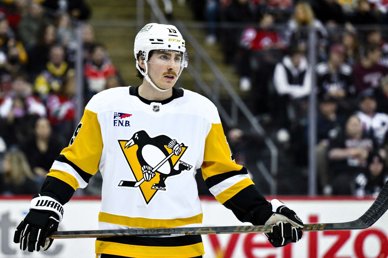 NHL: Pittsburgh Penguins at New Jersey Devils