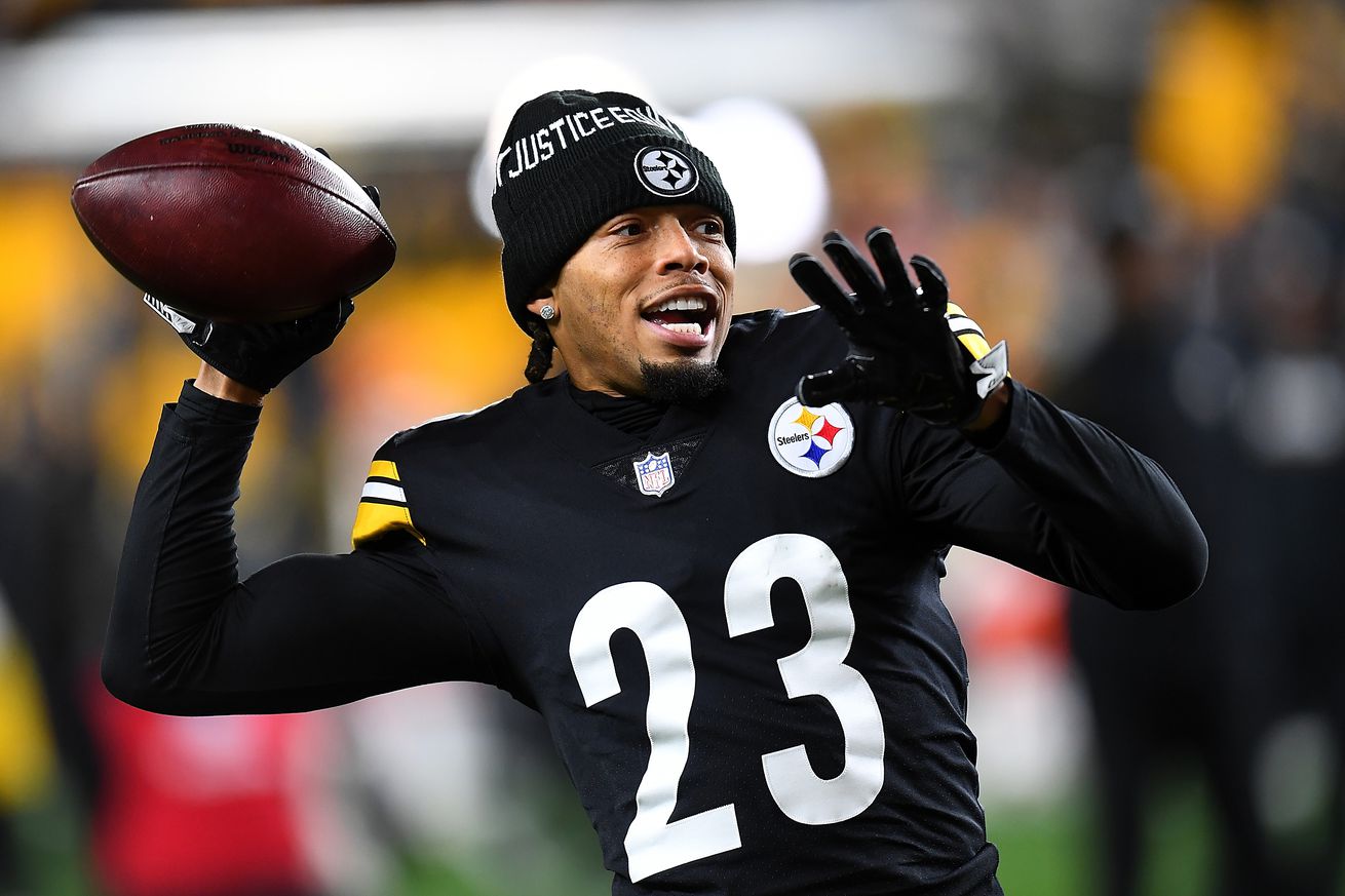 Cleveland Browns v Pittsburgh Steelers