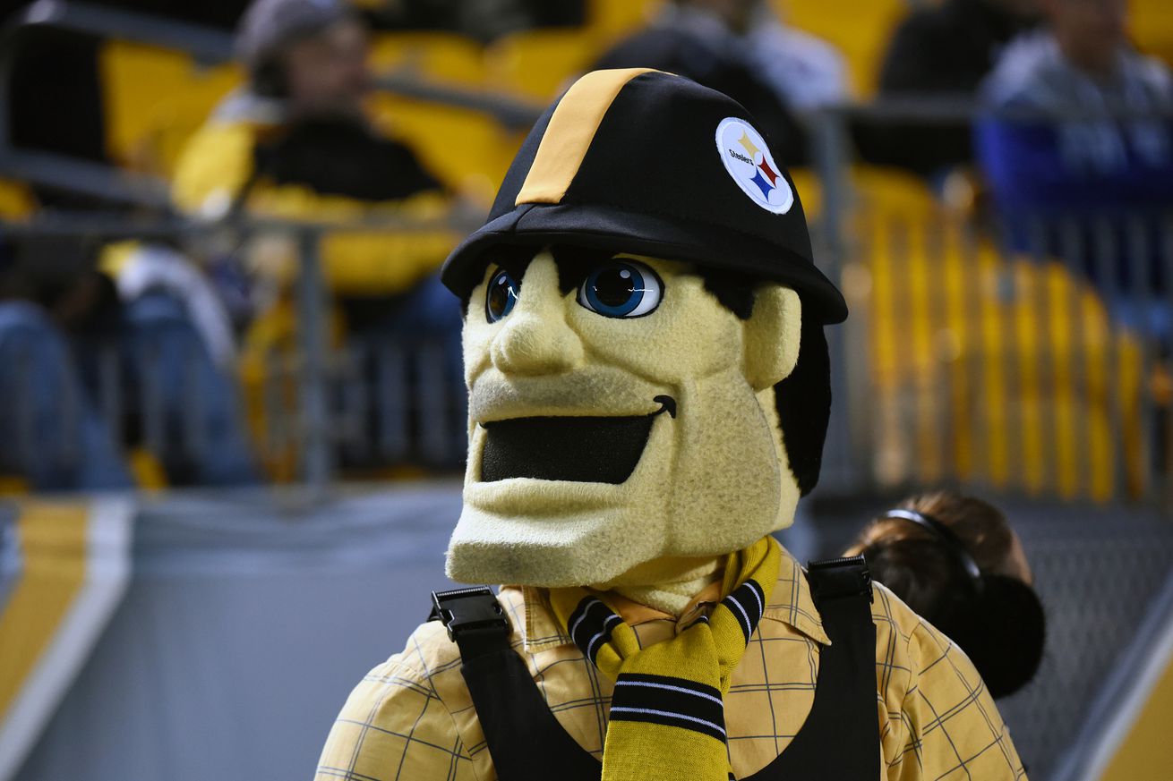 Indianapolis Colts v Pittsburgh Steelers