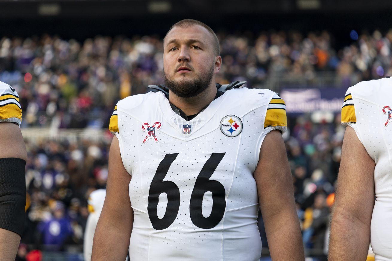 Pittsburgh Steelers v Baltimore Ravens