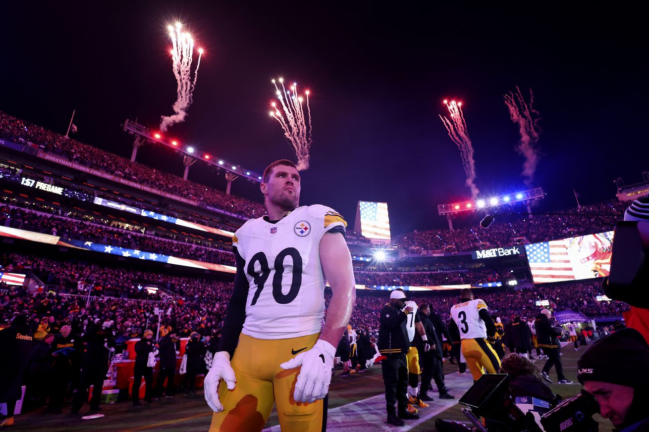 AFC Wild Card Playoffs: Pittsburgh Steelers v Baltimore Ravens