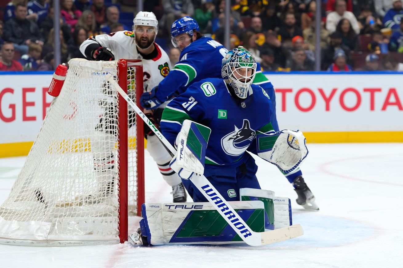 Chicago Blackhawks v Vancouver Canucks