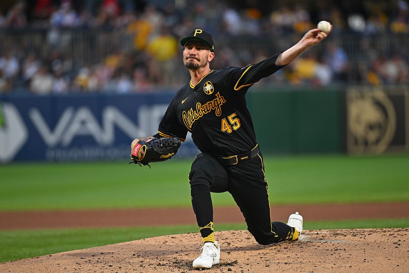 Arizona Diamondbacks v Pittsburgh Pirates