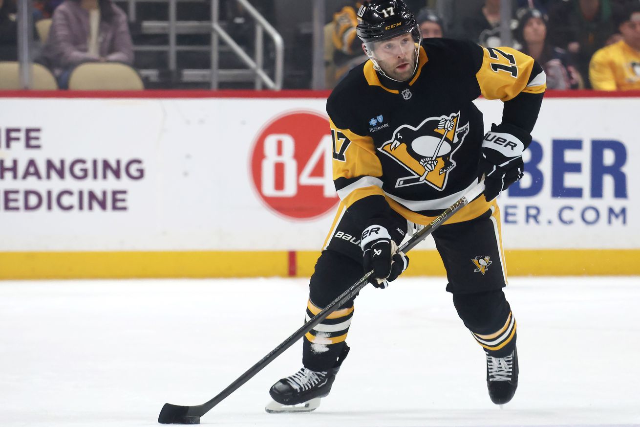 NHL: Columbus Blue Jackets at Pittsburgh Penguins