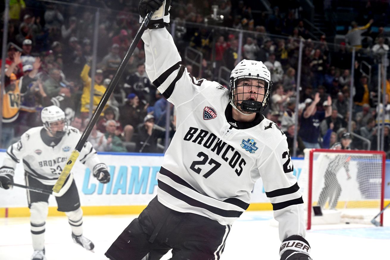 NCAA HOCKEY: APR 12 D1 Men’s National Championship - Boston University vs. Western Michigan