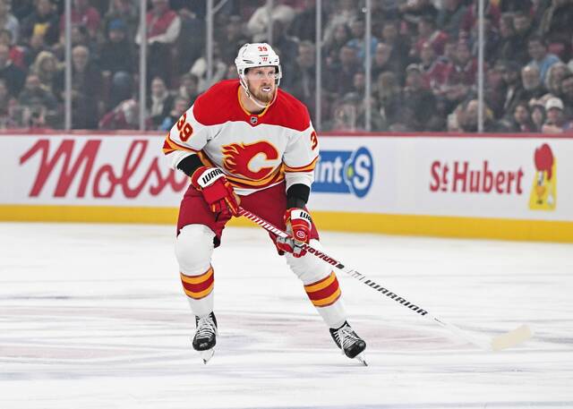 A right knee injury limited forward Anthony Mantha to 13 games with the Calgary Flames last season.