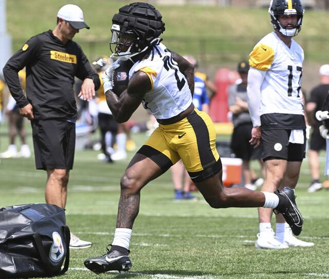 Steelers running back Kaleb Johnson goes through drills July 25, 2025 at Saint Vincent College.