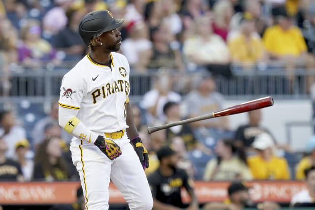 The Pirates’ Andrew McCutchen watches his two-run homer during the second inning Saturday.
