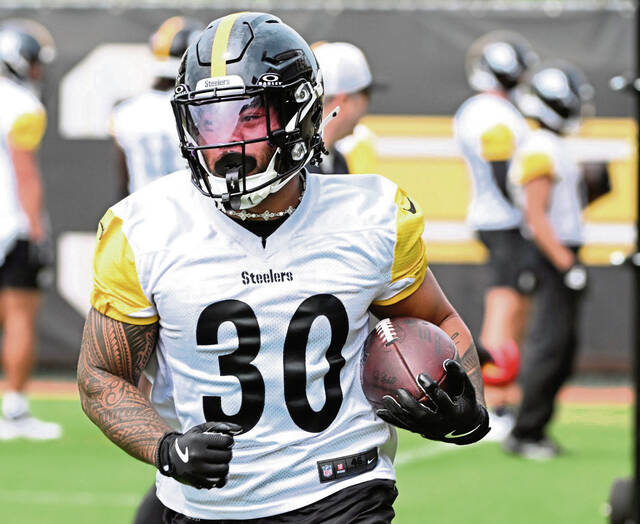 Steelers running back Jaylen Warren had 821 yards from scrimmage last season.