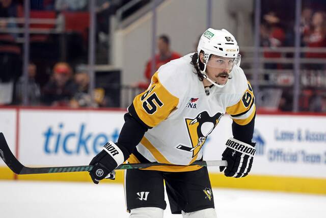 In 82 games last season, Penguins defenseman Erik Karlsson scored 53 points (11 goals, 42 assists).