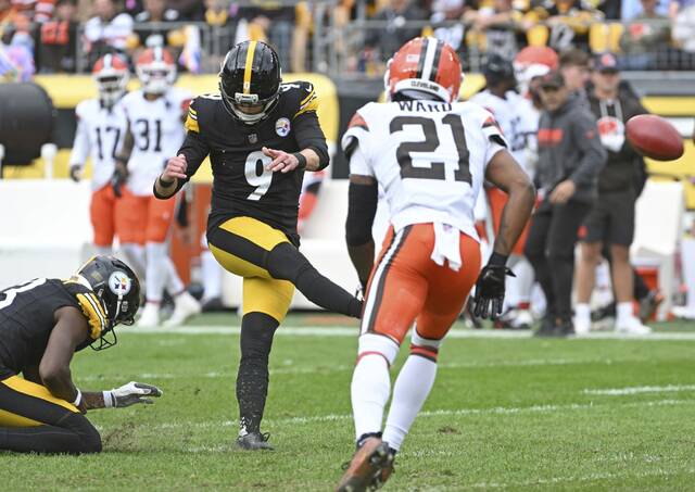 Pittsburgh Steelers kicker Chris Boswell with one of his three first-half field goals against the Cleveland Browns on Sunday, Oct. 12, 2025, at Acrisure Stadium.