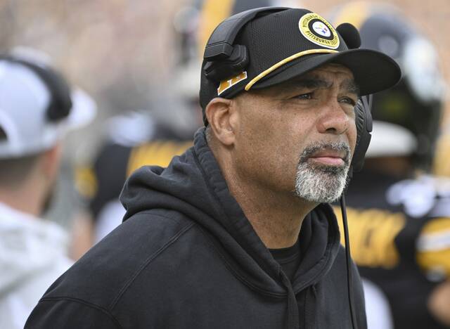 Shown here during a game at Acrisure Stadium last season, Pittsburgh Steelers defensive coordinator Teryl Austin on Thursday talked about dealing with criticism and about head coach Mike Tomlin’s role in leading the defensive unit.