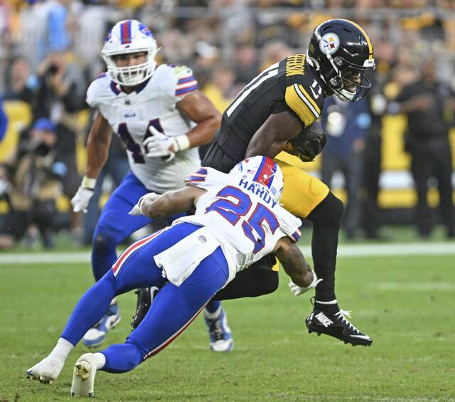 Steelers receiver Van Jefferson with a second-quarter catch in front of the Bills’ Daequan Hardy on Aug. 17, 2024 at Acrisure Stadium.