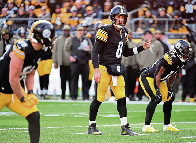 Steelers quarterback Aaron Rodgers plays against the Bengals Sunday Nov. 16, 2025 at Acrisure Stadium.
                                Steelers quarterback Aaron Rodgers plays against the Bengals Sunday Nov. 16, 2025 at Acrisure Stadium.