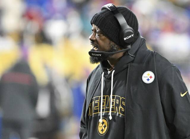 Steelers head coach Mike Tomlin on the sidelines against the Bills on Sunday at Acrisure Stadium. (Chaz Palla | TribLive)